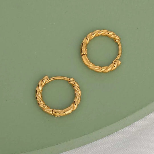 Thread. Hoops worn