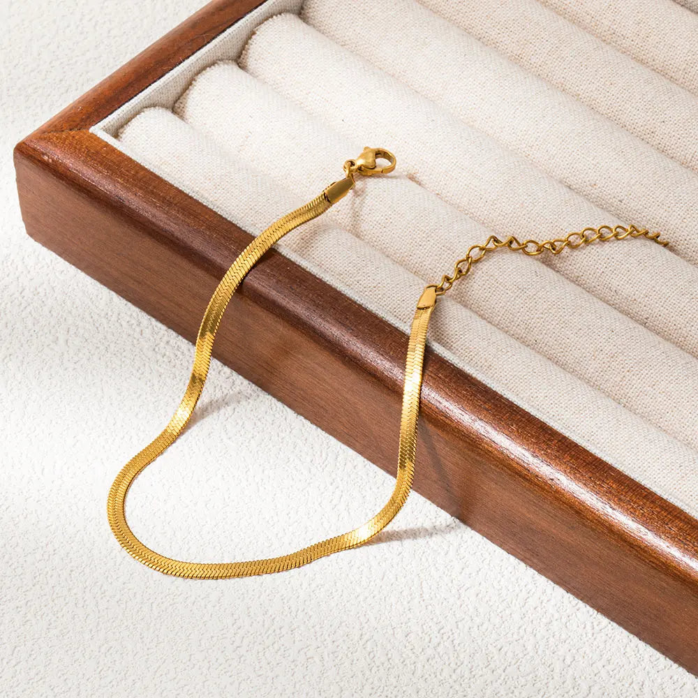 Breeze. Anklet worn