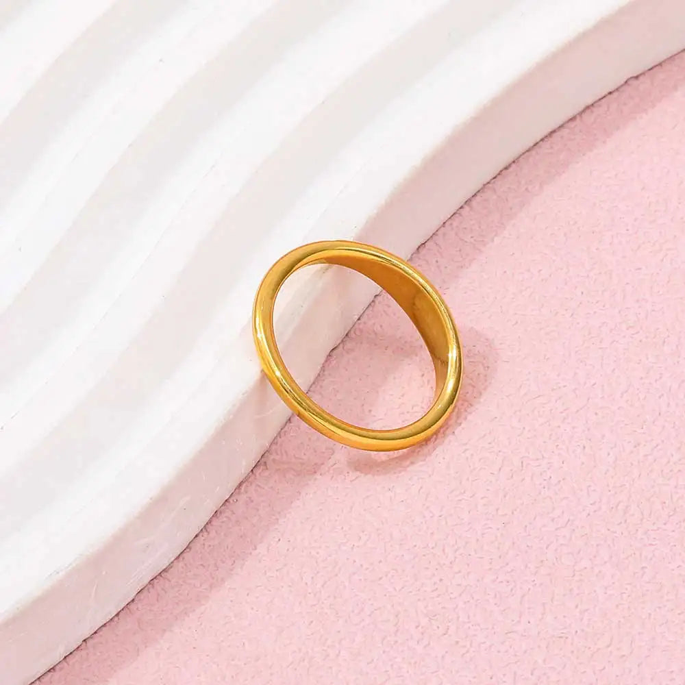 Crescent. Ring detail