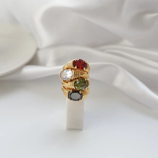 Regal. Ring