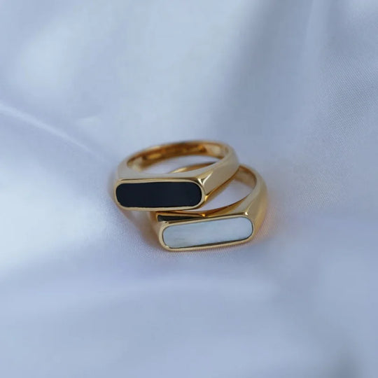 Coral. Ring detail