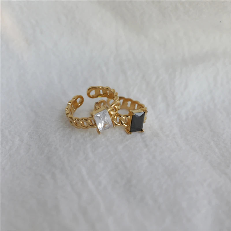 Domino. Ring