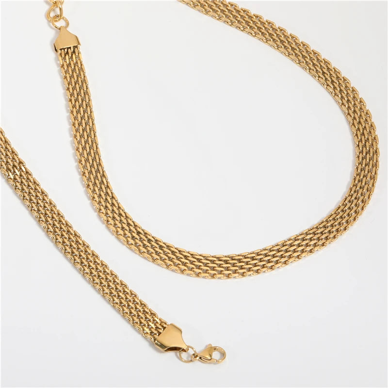 Strap. Choker worn