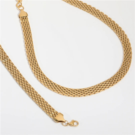 Strap. Choker worn