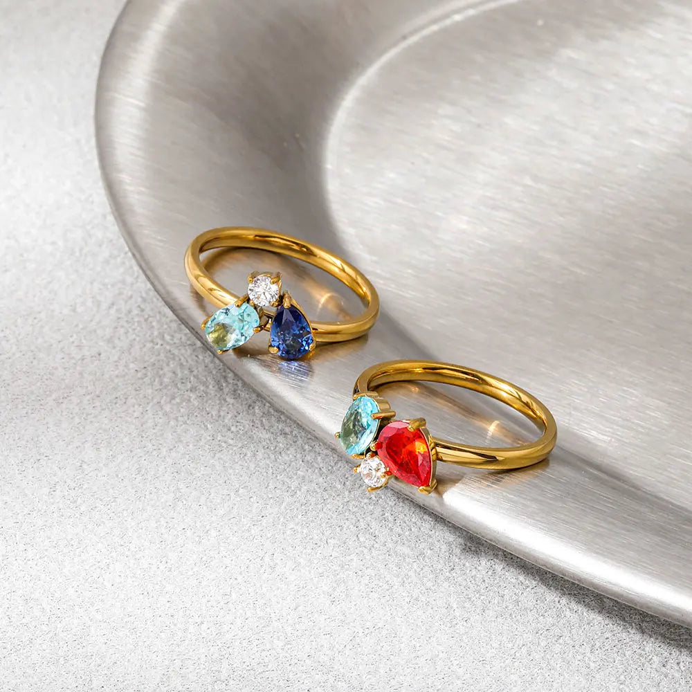 Trine. Ring detail