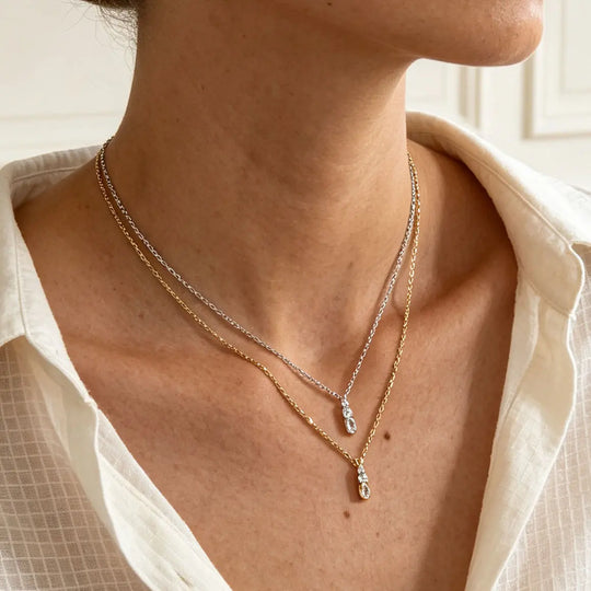 Mira. Necklace detail