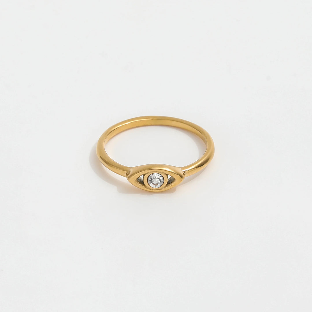 Gaze. Ring detail
