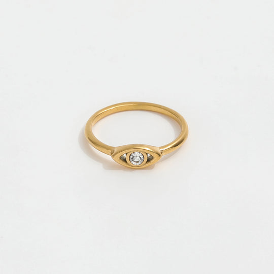Gaze. Ring detail
