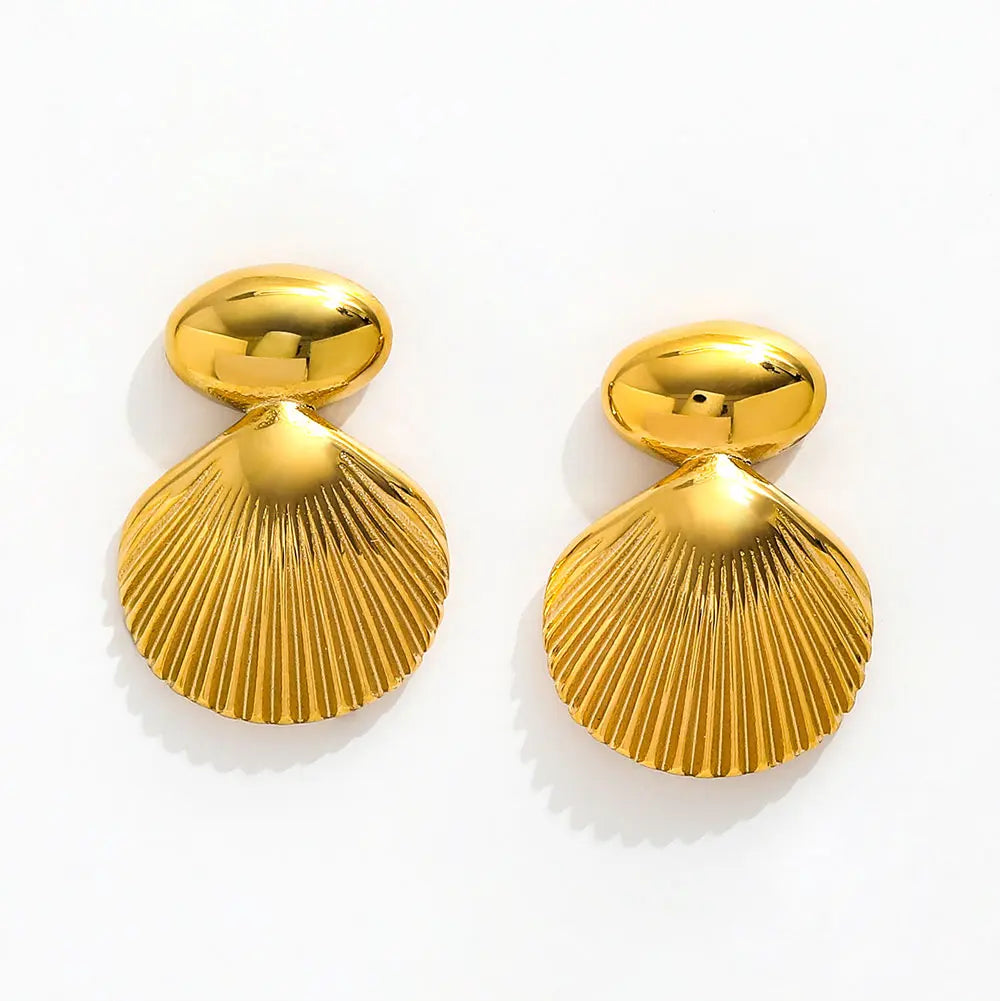 Facet. Studs detail