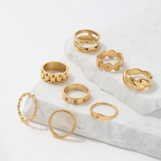 Point. Ring worn