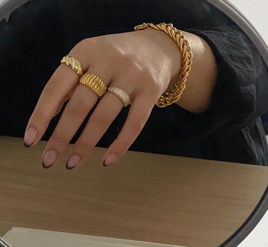 Shimmer. Ring worn