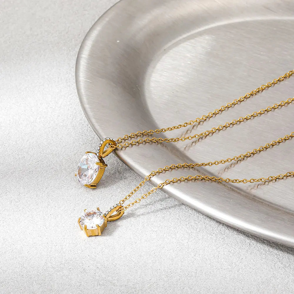 Wisp. Necklace detail