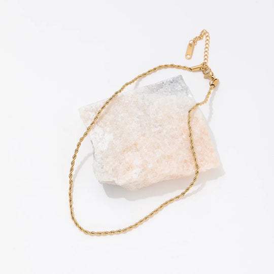 Bind. Choker detail