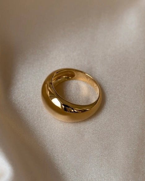 Aurelia. Ring