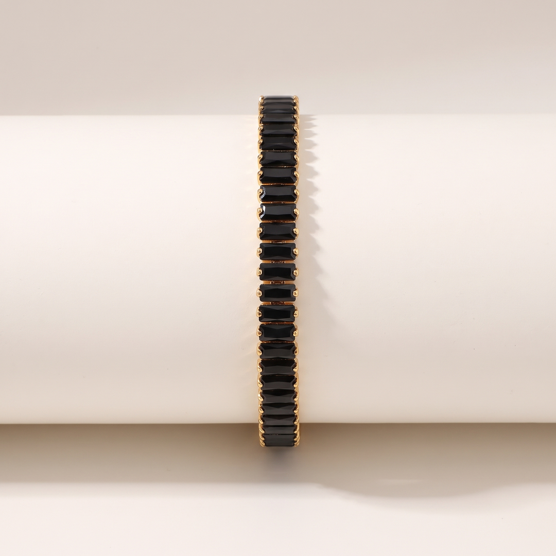 Onyx. Bracelet - Gold