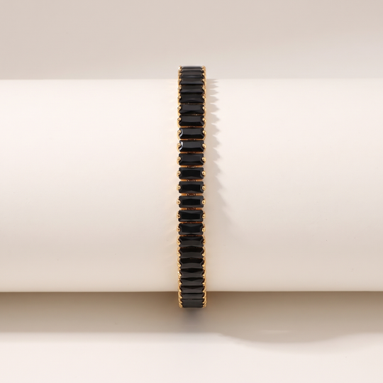 Onyx. Bracelet - Gold