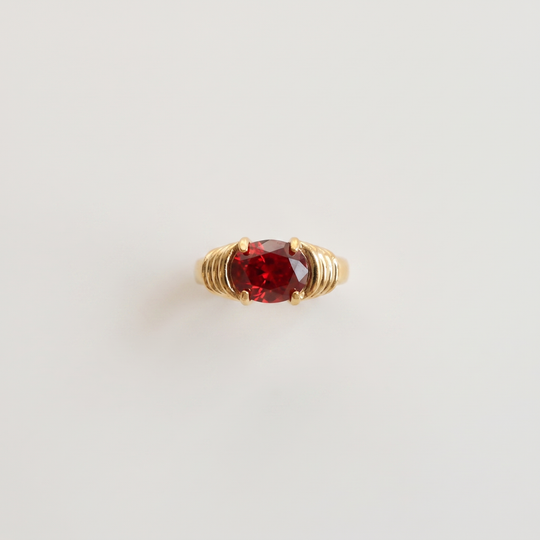 Regal. Ring - Red