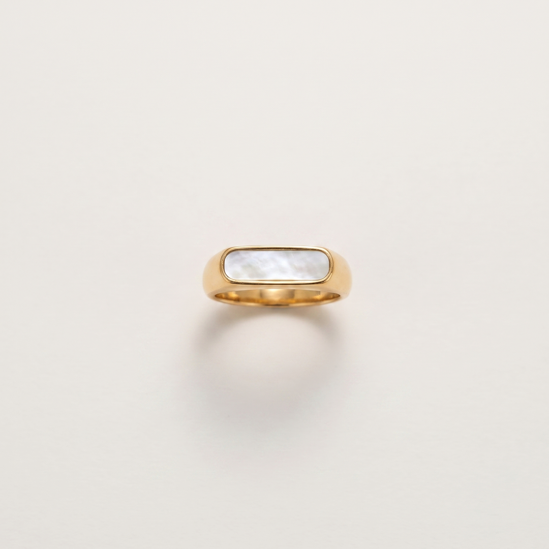 Coral. Ring - White