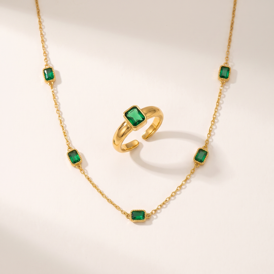Verdant. Necklace - Gold